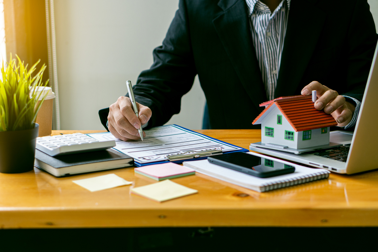 Understanding the Risks of Using a Home Equity Loan to Pay Off Debt 4